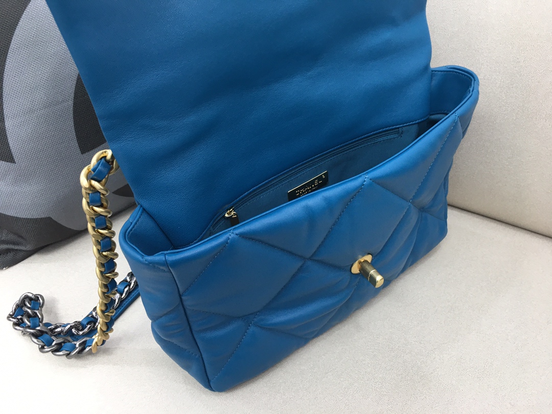 Lambskin 19 Large Handbag Flap Bag AS1161 Blue